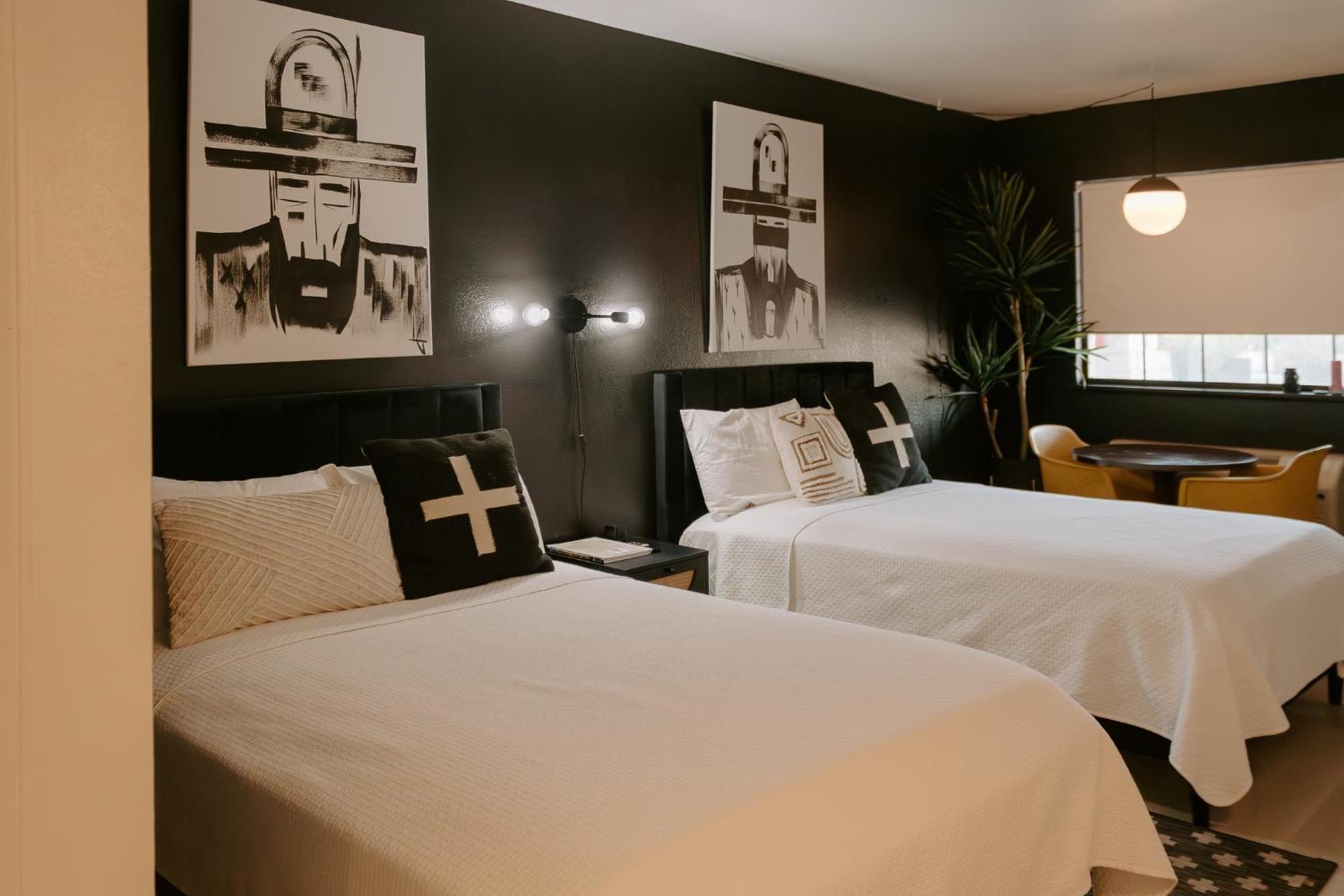 The Cowboy Motel Camp Wood Экстерьер фото